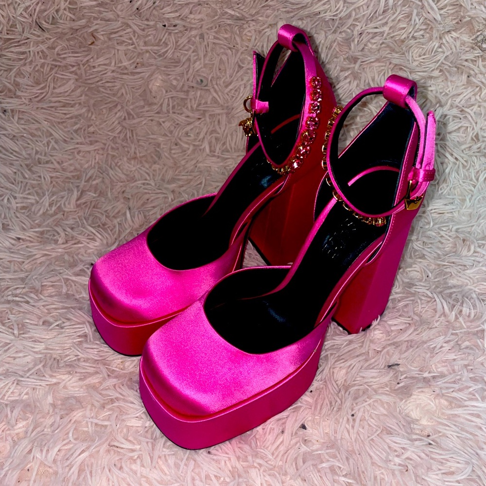 Versace pink satin platform pumps SZ 37